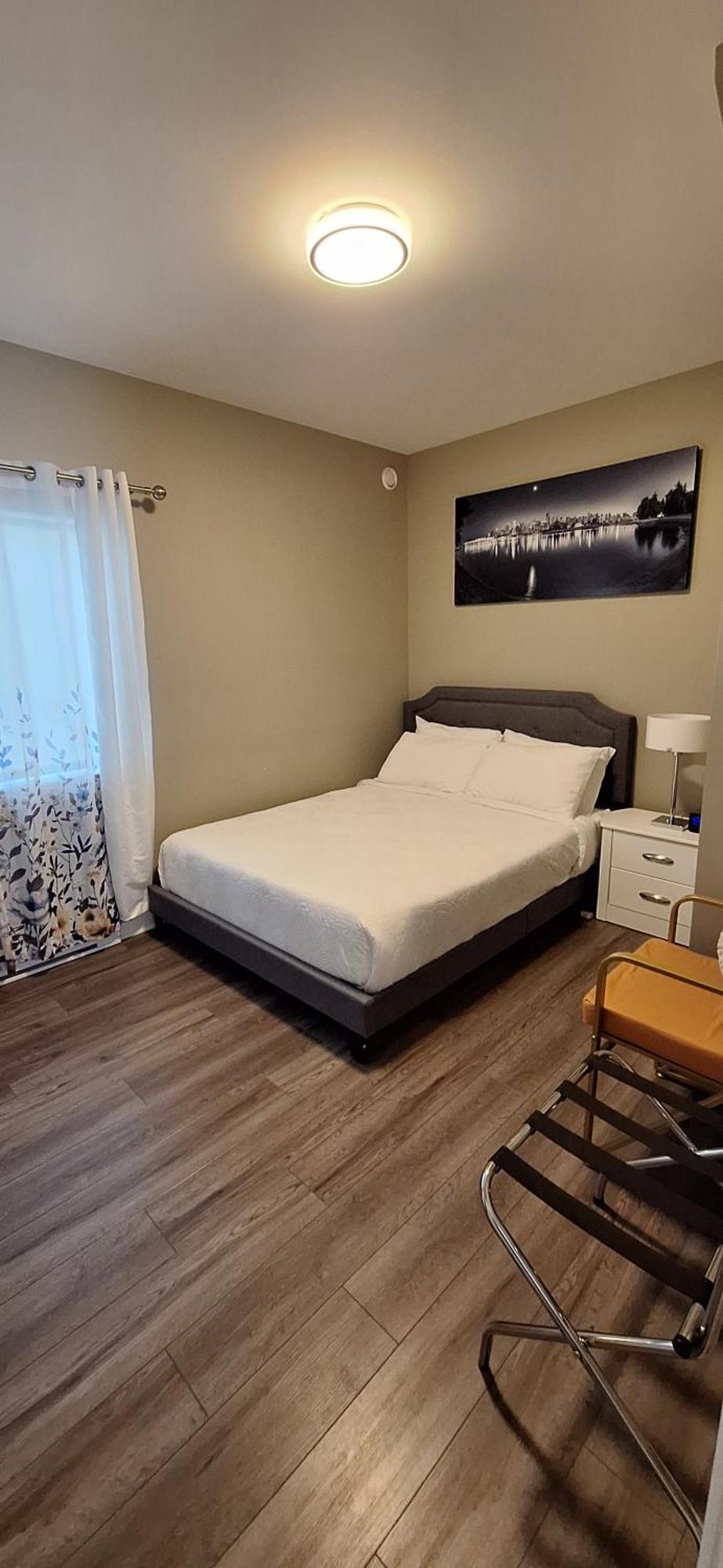 Cozy 1 Bed Suite W Extra Room For 3 Or More Guests Complimentary Treats Langford Exterior foto